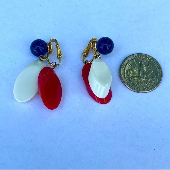 Trifari Patriotic Clip On Earrings Lucite Dangle Vintage Red White Blue - Picture 2 of 11